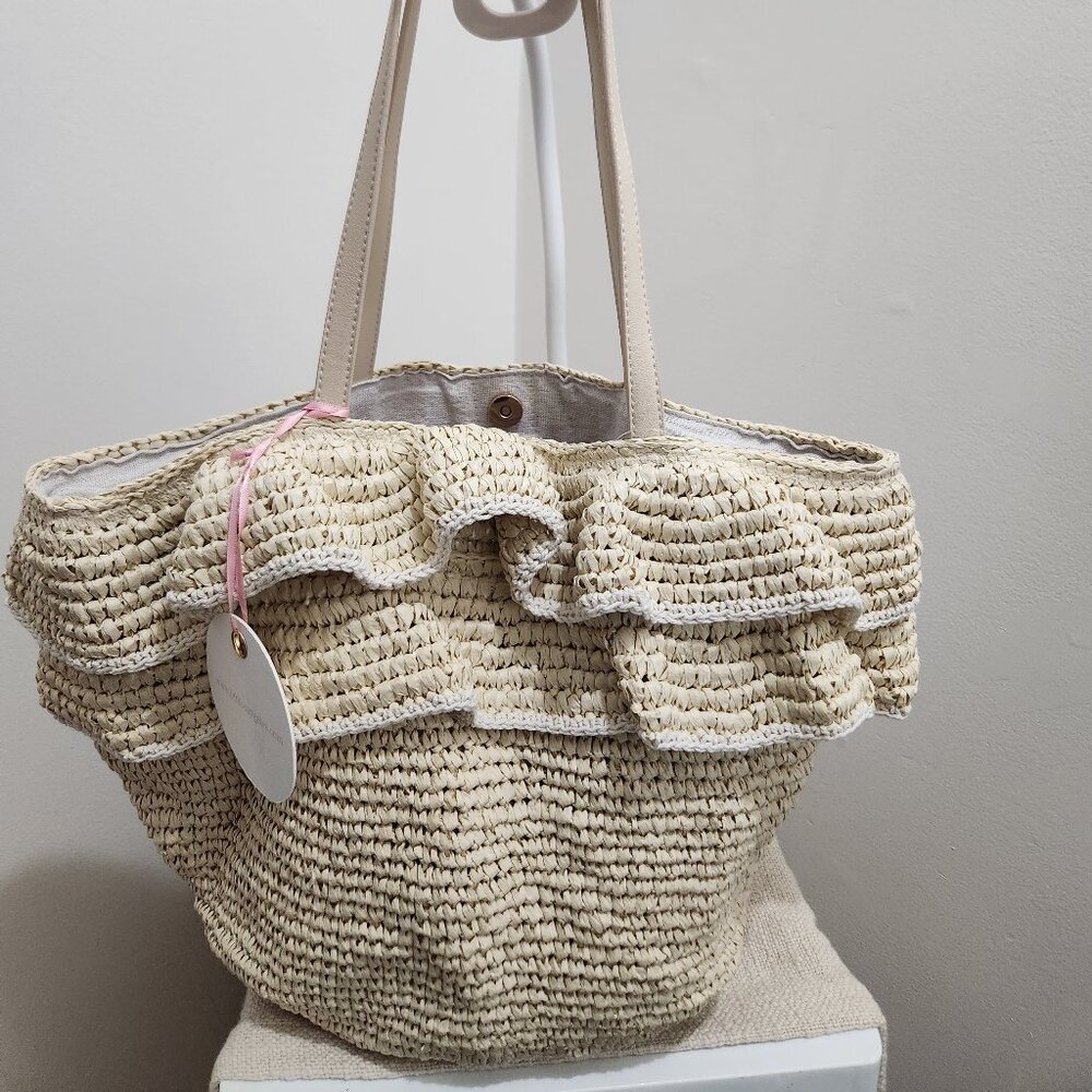 Woven lined Tote!